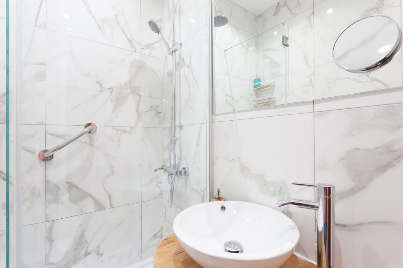 Rossio Vintage Two-Bedroom Apartment - By Lu Holidays Lisbon Luaran gambar